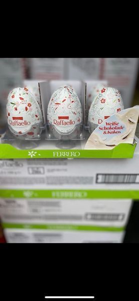 Шоколадне яйце Ferrero Raffaello 242 фото