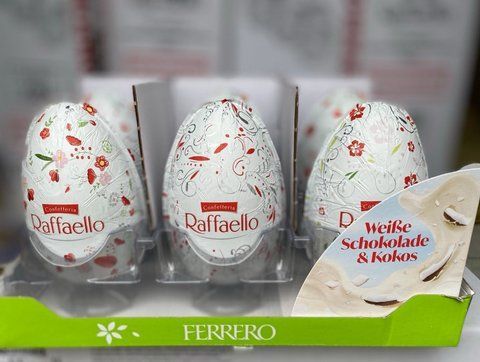 Шоколадне яйце Ferrero Raffaello 242 фото