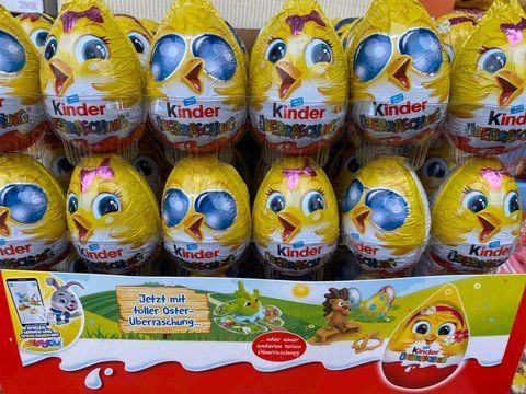 Шоколадне яйце Kinder Сюрприз Курчатко 20 г 230 фото