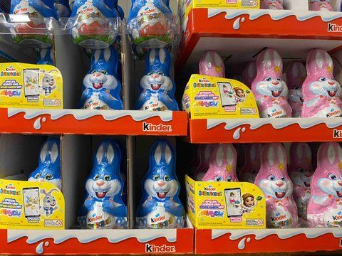 Шоколадна фігурка з іграшкою Easter Bunny with Surprise Egg (хлопчик) 75 г 238 фото